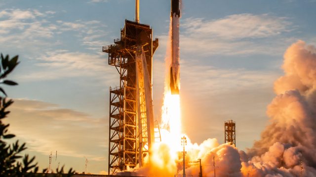 SpaceX Seeks to Raise $25 Billion in Debt Amid Growth Ambitions | zadulqq, permainanpoker