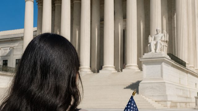 Supreme Court Upholds Government's Stance on Green Card Holder Rights | slotwin303 info, qq1221 demo