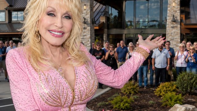 Dolly Parton Launches Travel Stop: A New Landmark in Tennessee | poker88asia apk, gbowin slot, game 